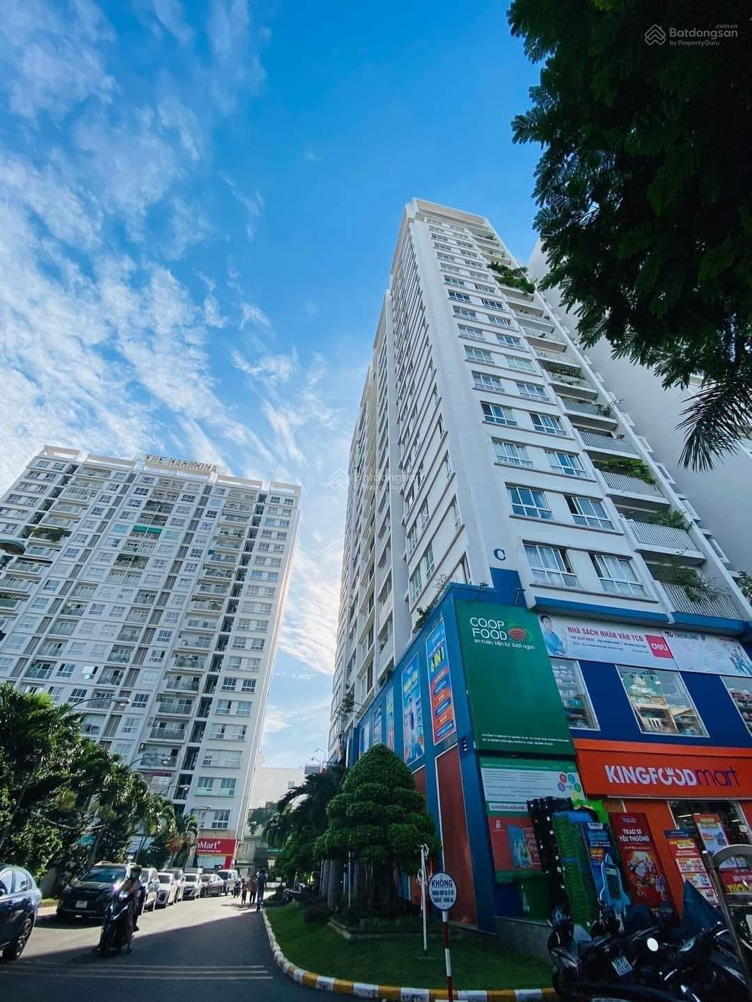 Cần Bán Gấp căn hộ 2pn2wc, 75m2, full nội thất tầng cao view đẹp LH: 0938 990 ***