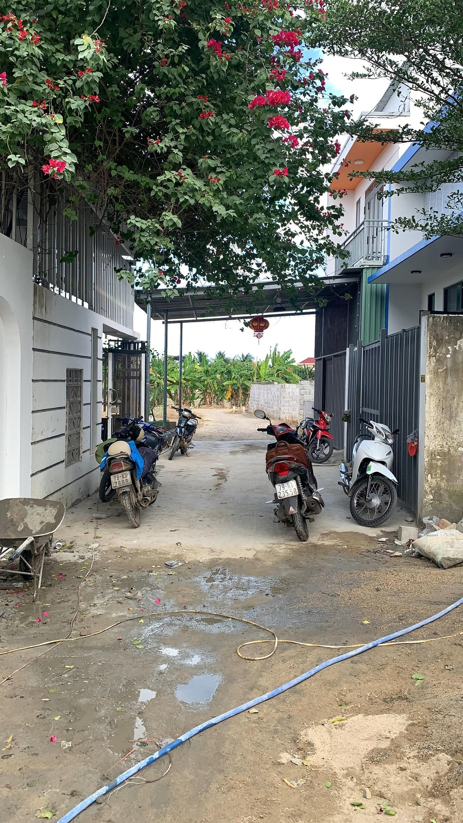 Nhà đẹp mới 100%, giá tốt tại Diên Thạnh,Diên Khánh, đi tắm biển chỉ 20phút