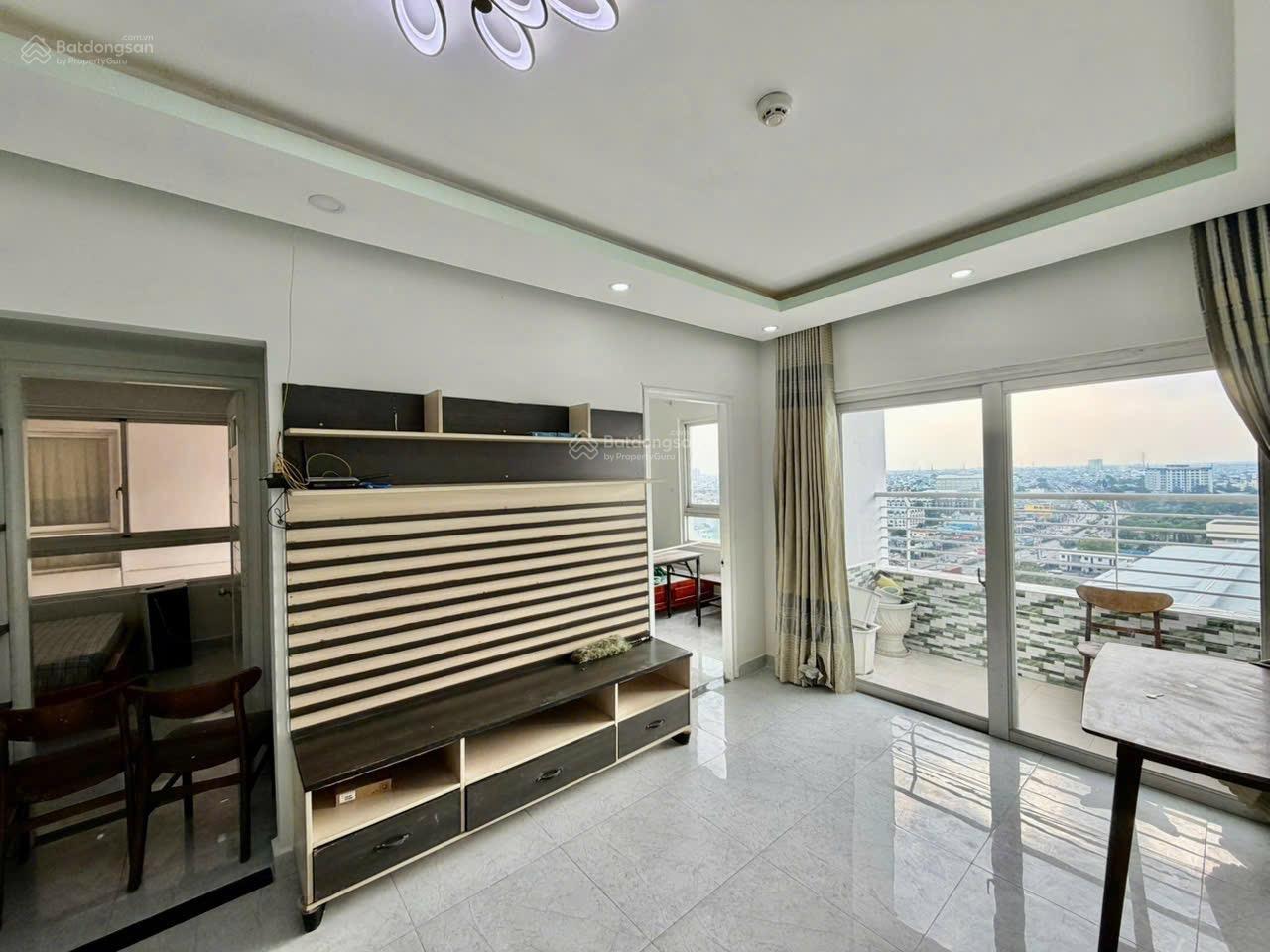 Chung cư 71m2, 2PN, có ban công giá 2 tỷ 7 Chung cư 71m2, 2PN, có ban công giá 2 tỷ 7