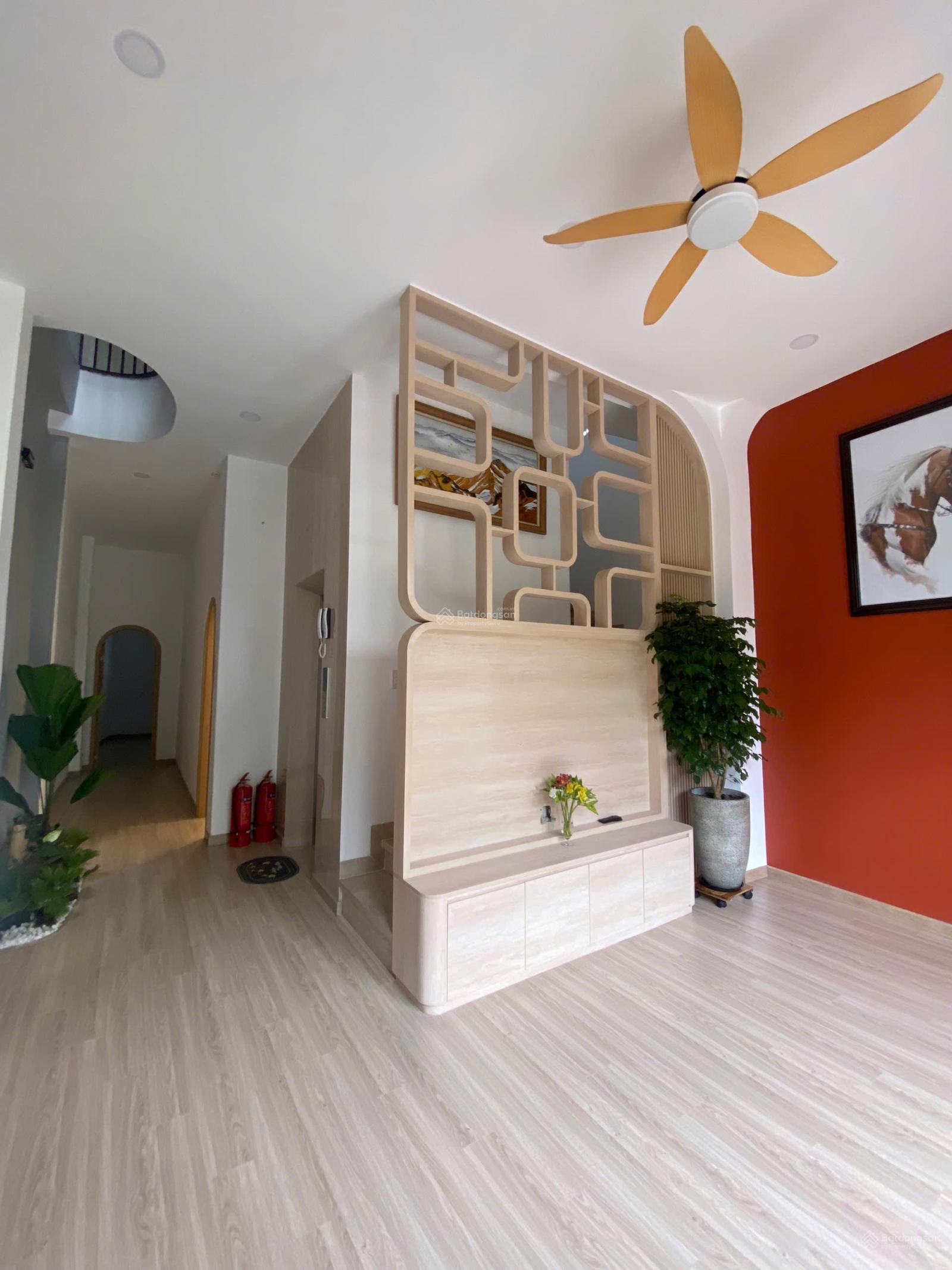 Bán nhà mới dạng homestay 3 tầng Nam Nha Trang - Có thang máy và tặng nội thất