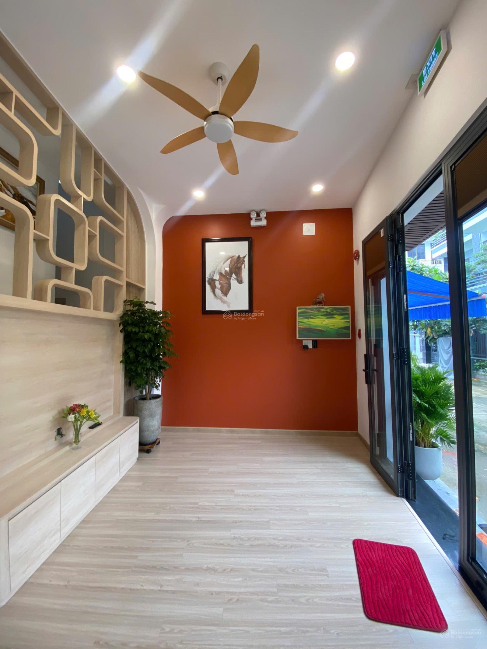 Bán nhà mới dạng homestay 3 tầng Nam Nha Trang - Có thang máy và tặng nội thất