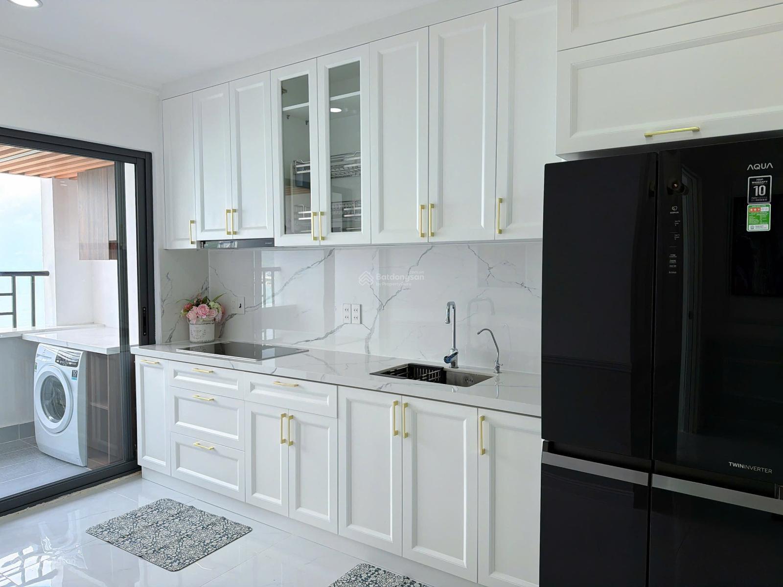 Giảm mạnh căn hộ view trực biển 70.56m2, 2PN 2WC full nội thất mới 100%, giá chỉ 4.98 tỷ