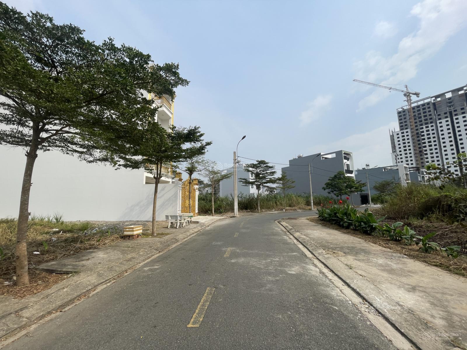 Một cặp đối diện trường học KDC Phú Lợi - DT 120m2/ nền - Không có cặp thứ 2