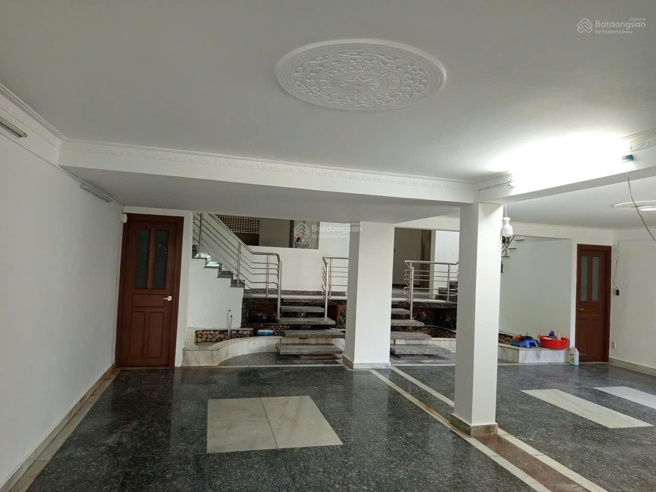 Bán nhà mặt tiền Nguyễn Duy Trinh Quận 2 giá 105 tỷ