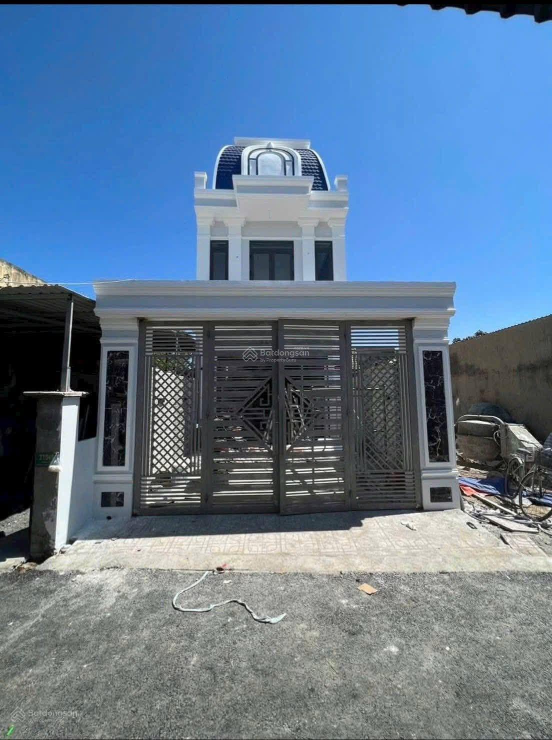 Bán nhà mới đẹp. Đông Hòa Dĩ An. Nhà hoàn công 1 trệt 1 lầu giá 6 tỷ 150. dt 110m