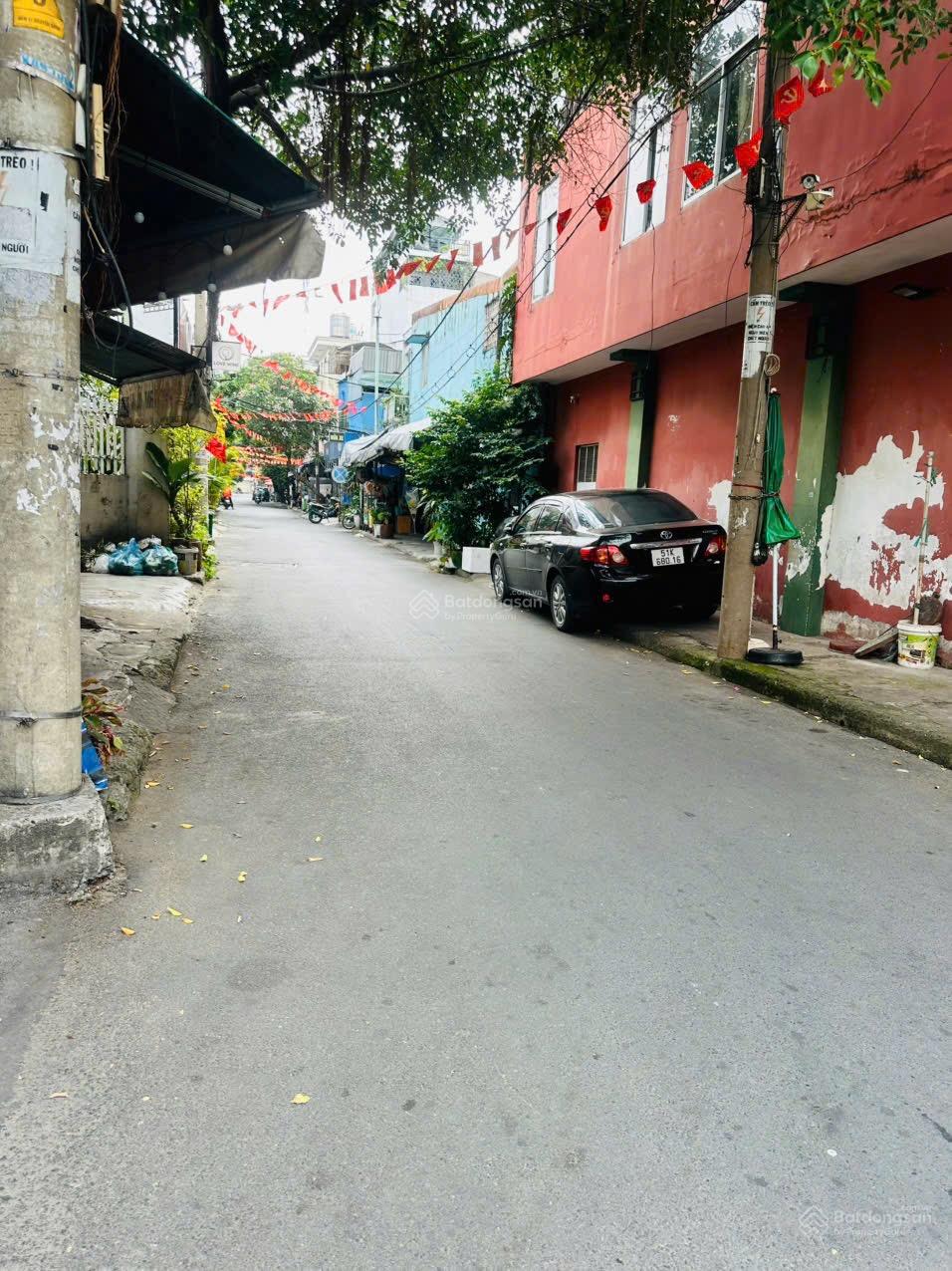 ban nha khì vip sat trần thì nghi phuong 10 go vấp diện tích : 4 x12 gia chi 5,68 ty