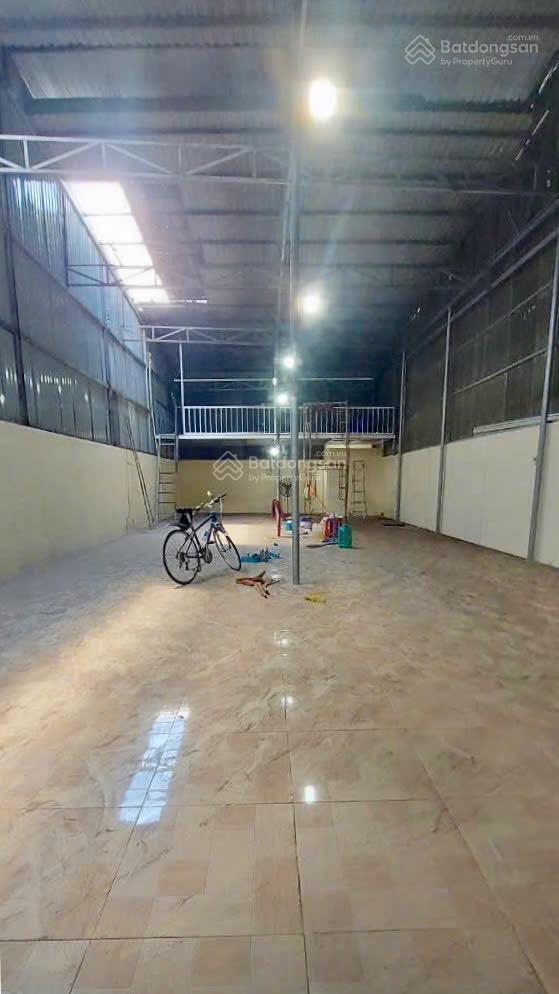 Cho thuê kho ĐHT02 hẻm xe tải thông