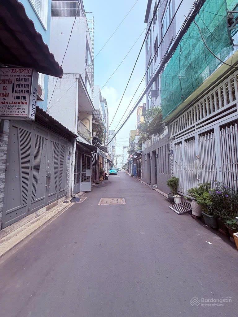 Bán Nhà Cấp 4, Tiện Xây Mới, Lạc Long Quân, Tân Bình, Hẻm Xe Hơi Tránh - Chỉ 8.1 Tỷ.