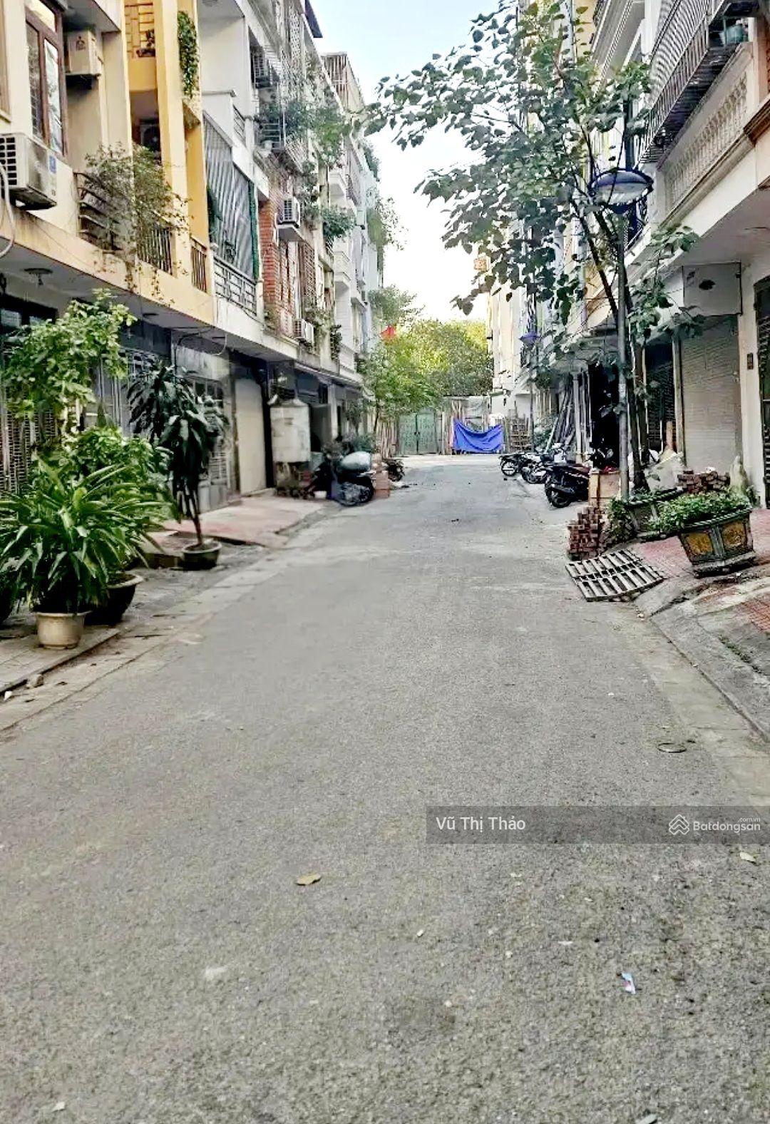 Chính chủ bán gấp nhà tập thể Kim Liên, Trung Tự, 60m2, 2PN, nhà đẹp, full đồ, sẵn ở, ô tô đỗ cửa Chính chủ bán gấp nhà tập thể Kim Liên, Trung Tự, 60m2, 2PN, nhà đẹp, full đồ, sẵn ở, ô tô đỗ cửa