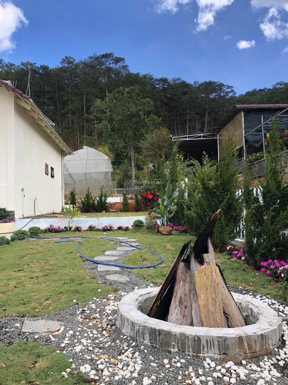 Bán villa sân vườn chân đèo Prenn, sát Rừng Thông, view Núi Voi, 500m2