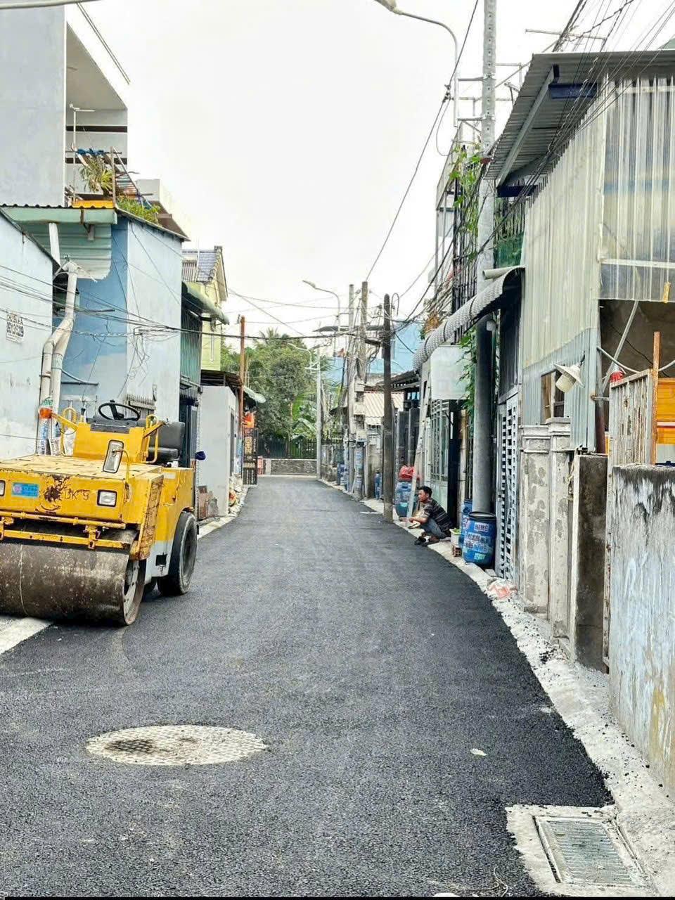 Bán nhà 1 lầu hoàn công full nội thất cao cấp Đông Hòa (TP HCM); Sẵn sân xe hơi 7 chỗ, giá 6.2 tỷ