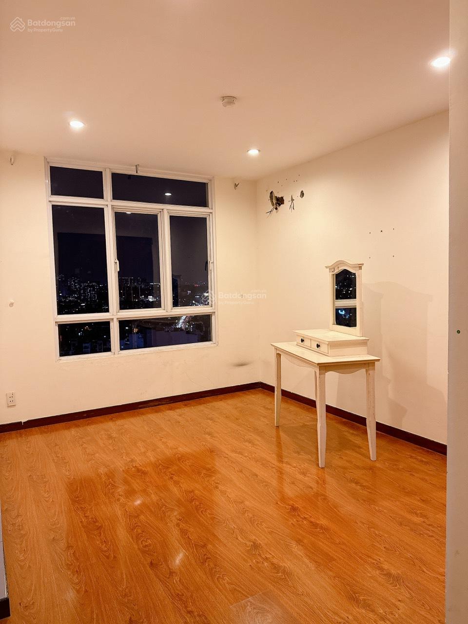 Cần bán căn hộ Giai Việt, P. Chánh Hưng, TPHCM DT 115m2, 2 phòng ngủ, 2WC giá bán 5.2 tỷ