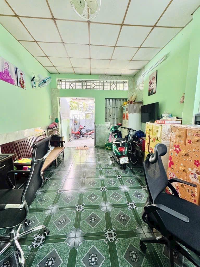 Nhà bán hẻm xe hơi đậu cửa Bình Thạnh ngã tư Hàng Xanh 4 tầng BTCT - dtsd 110 m2 - chỉ 3tỷ9