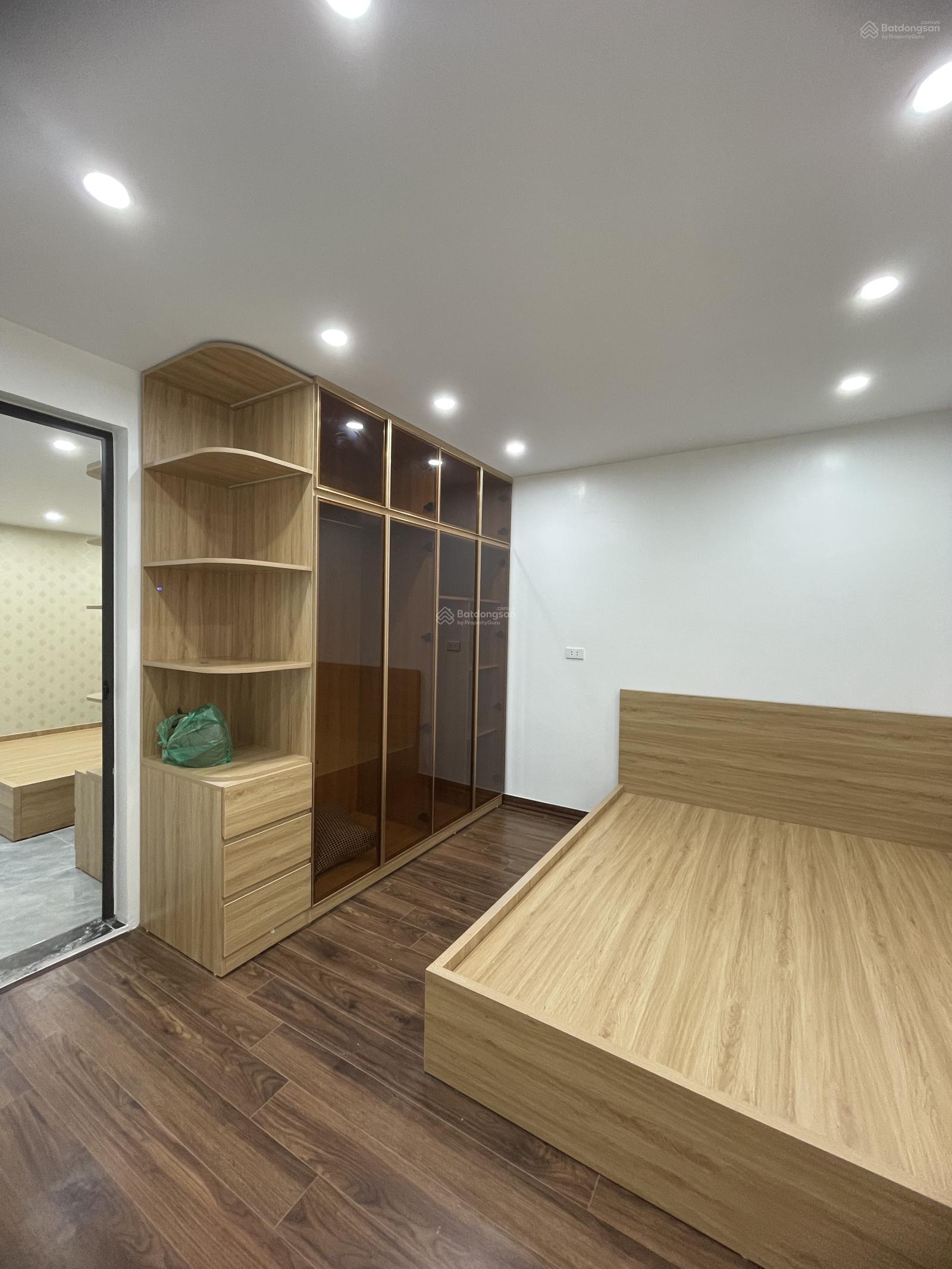 Bán căn tập thể mới đẹp đón tết tầng 3 phố Quỳnh Mai sổ đỏ riêng 53.8/120m2 đầy đủ công năng 5.4 tỷ