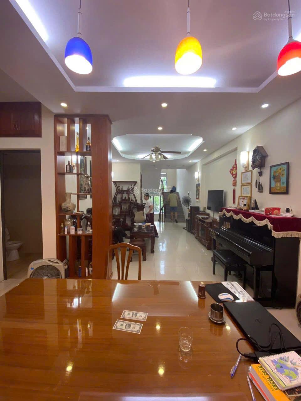 Bán nhà MP KĐT Vinaconex3, N.T.Liêm. DT 90m x4,5 tầng.SĐCC. Giá 31 tỷ.LH: 0964 769 ***