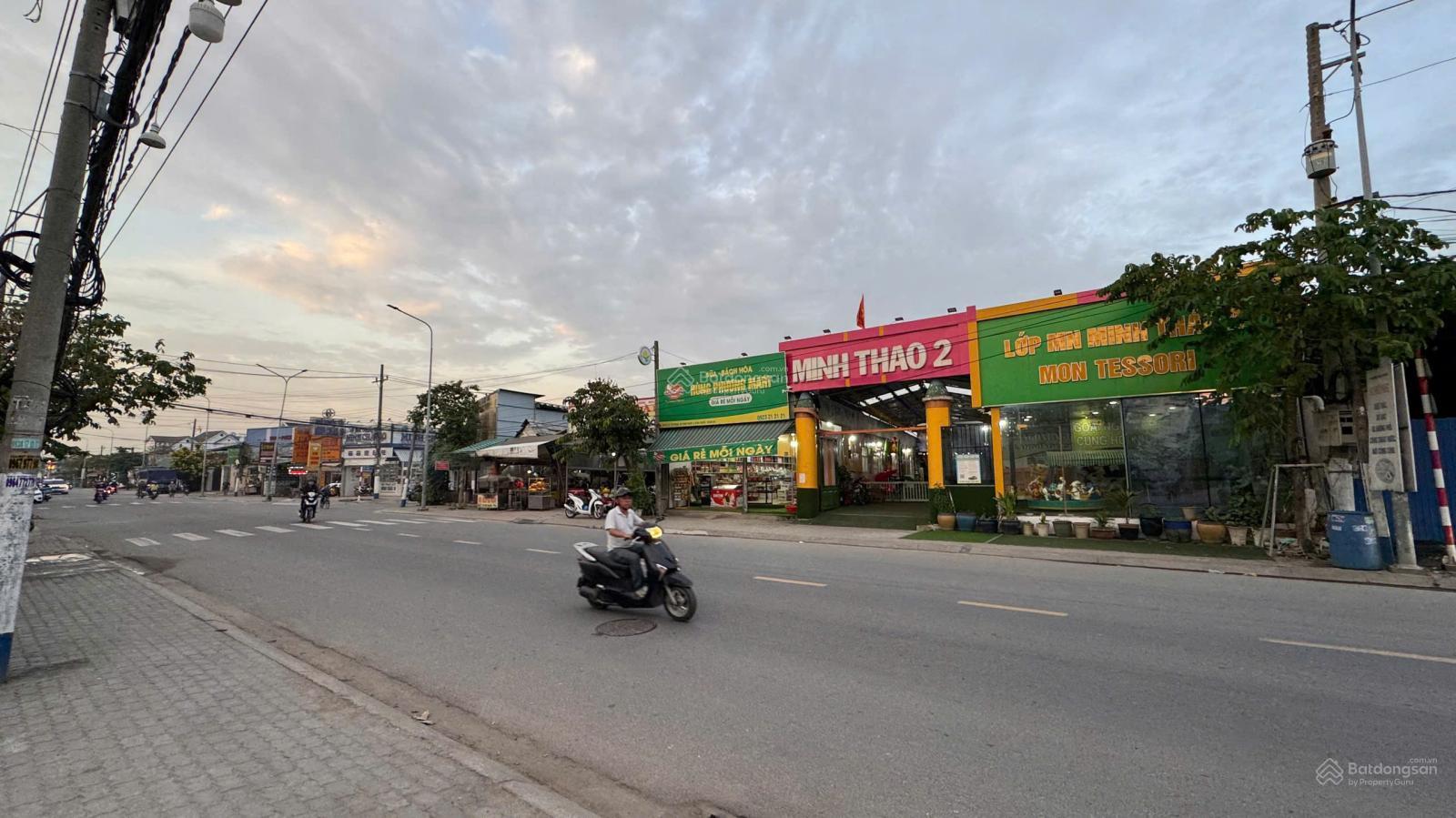 GIẢM 700TR bán trước tết 15m mặt tiền Lê Thị Trung quán cf để lại đồ kinh doanh