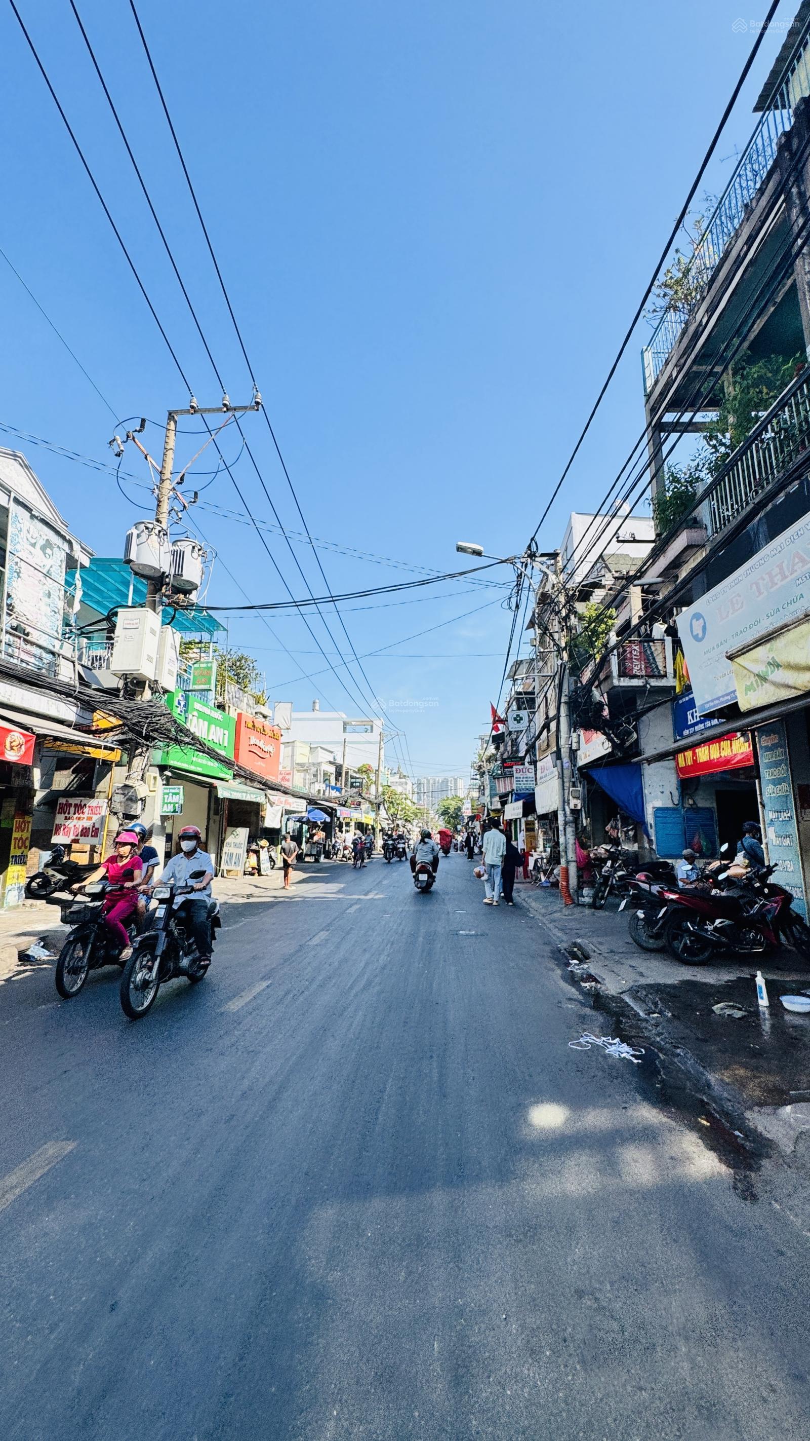 Hàng hiếm mặt tiền 3 tầng Tôn Đản kinh doanh đỉnh chỉ 12 tỷ