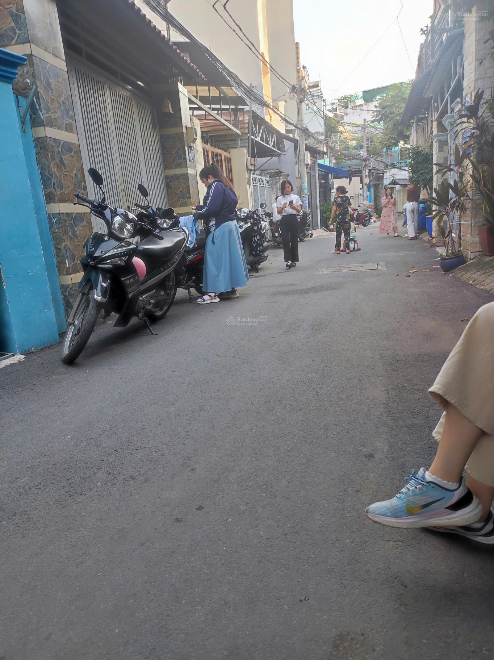 Bán nhà riêng tại Tăng Nhơn Phú B, 6,8 tỷ VND, 100m2, 4PN, 5WC