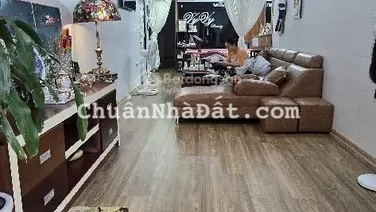 Tập thể ĐHQG Lương Thế Vinh ô tô vào nhà thoáng trước sau 108m2, 5.5 tỷ
