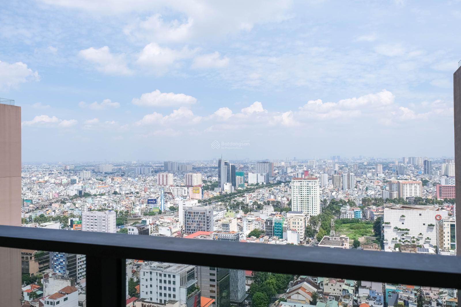 Cho thuê căn hộ 2PN The Marq District 1 , tầng cao, DT 74m2, giá: 45 triệu/ tháng