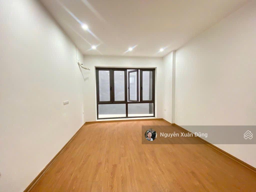 SIÊU PHẨM NHÀ VIỆT HƯNG - LONG BIÊN - Ở NGAY - Ô TÔ ĐỖ CỬA - GIÁ MỀM