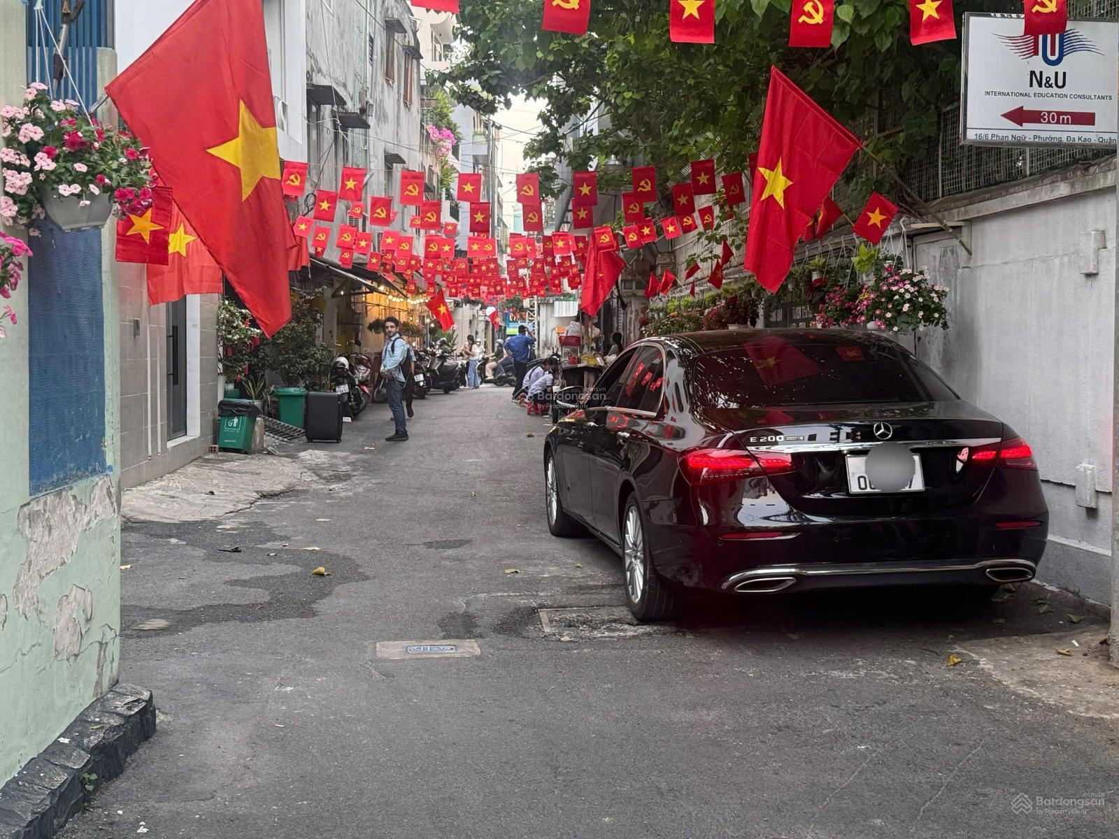 Chính chủ bán gấp mặt tiền trung tâm Quận 1 - ngay công viên Lê Văn Tám - mặt tiền kinh doanh