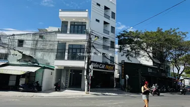 Bán căn nhà nằm ngay ngã 4, vị trí đẹp kinh doanh hoặc cho thuê (giá chỉ 15.5 tỷ)