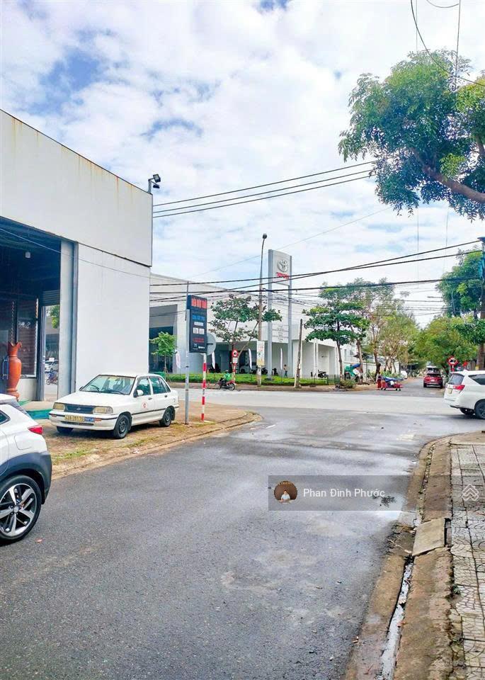 BÁN LÔ ĐẤT 2MT ĐƯỜNG PHẠM HÙNG  ĐỐI DIỆN TOYOTA ĐÀ NẴNG