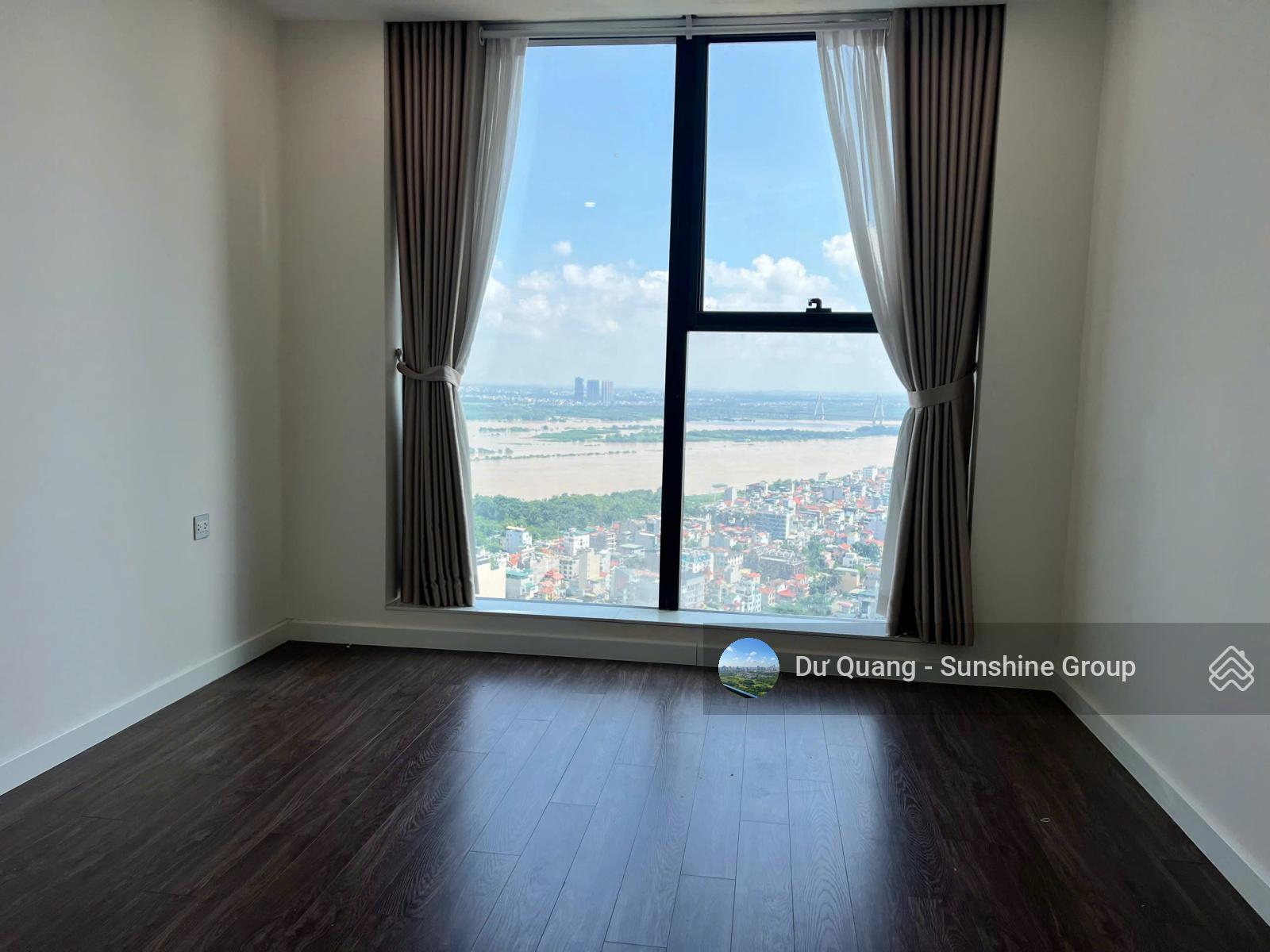 Bán căn 105m2 - 3 ngủ Sunshine City - Tầng cao, view sông Hồng + Cầu Nhật Tân - Giá: 12,5 tỷ
