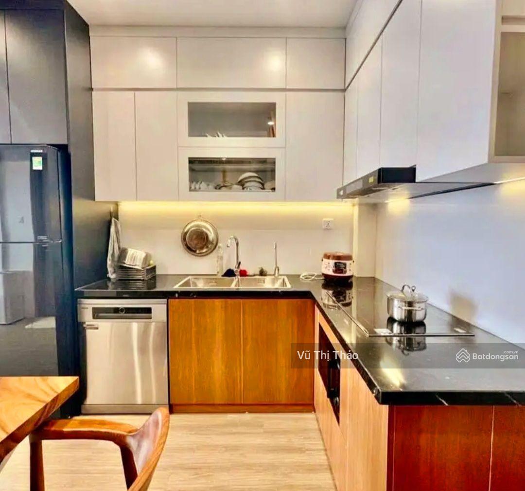 Chính chủ bán nhà tập thể tầng 1 Liễu Giai, Vạn Bảo, 62m2, ô tô đỗ cửa, nhà đẹp, sẵn ở, sổ đỏ sẵn