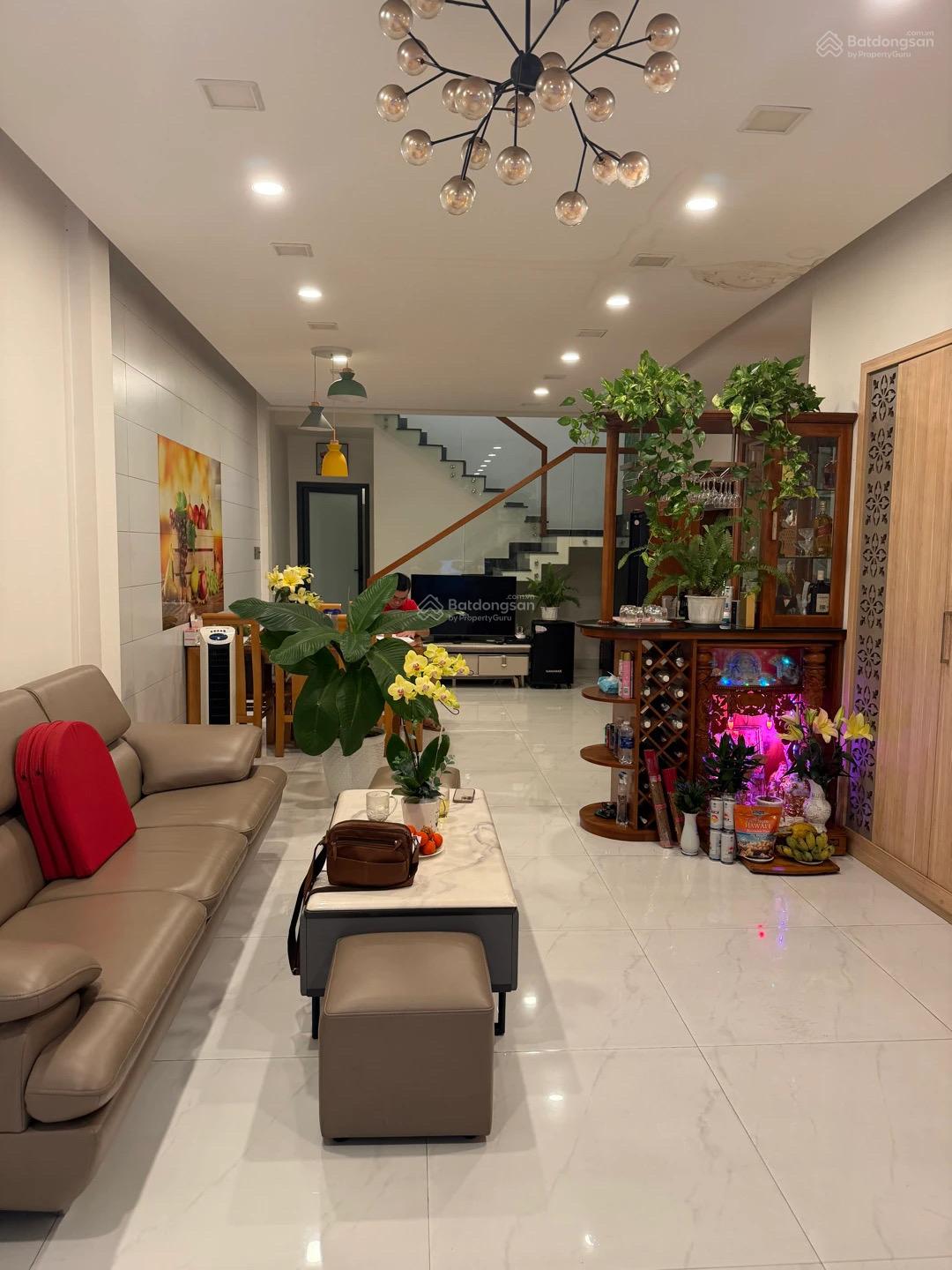 Bán nhà 2 tầng đường NÚI THÀNH đoạn KD sầm uất gần Tiểu La , Gọi Tuyết