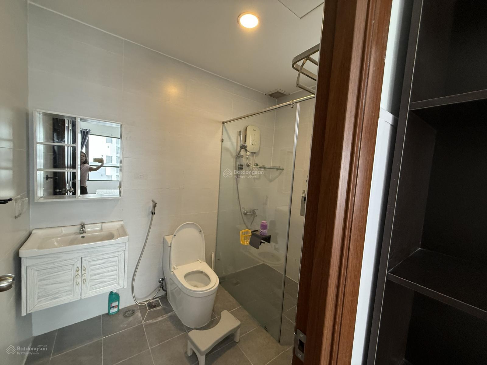 Cho thuê CH The View Riviera Point. 105m2 2PN 1PLV, đầy đủ nội thất. Giá 26 tr/tháng.