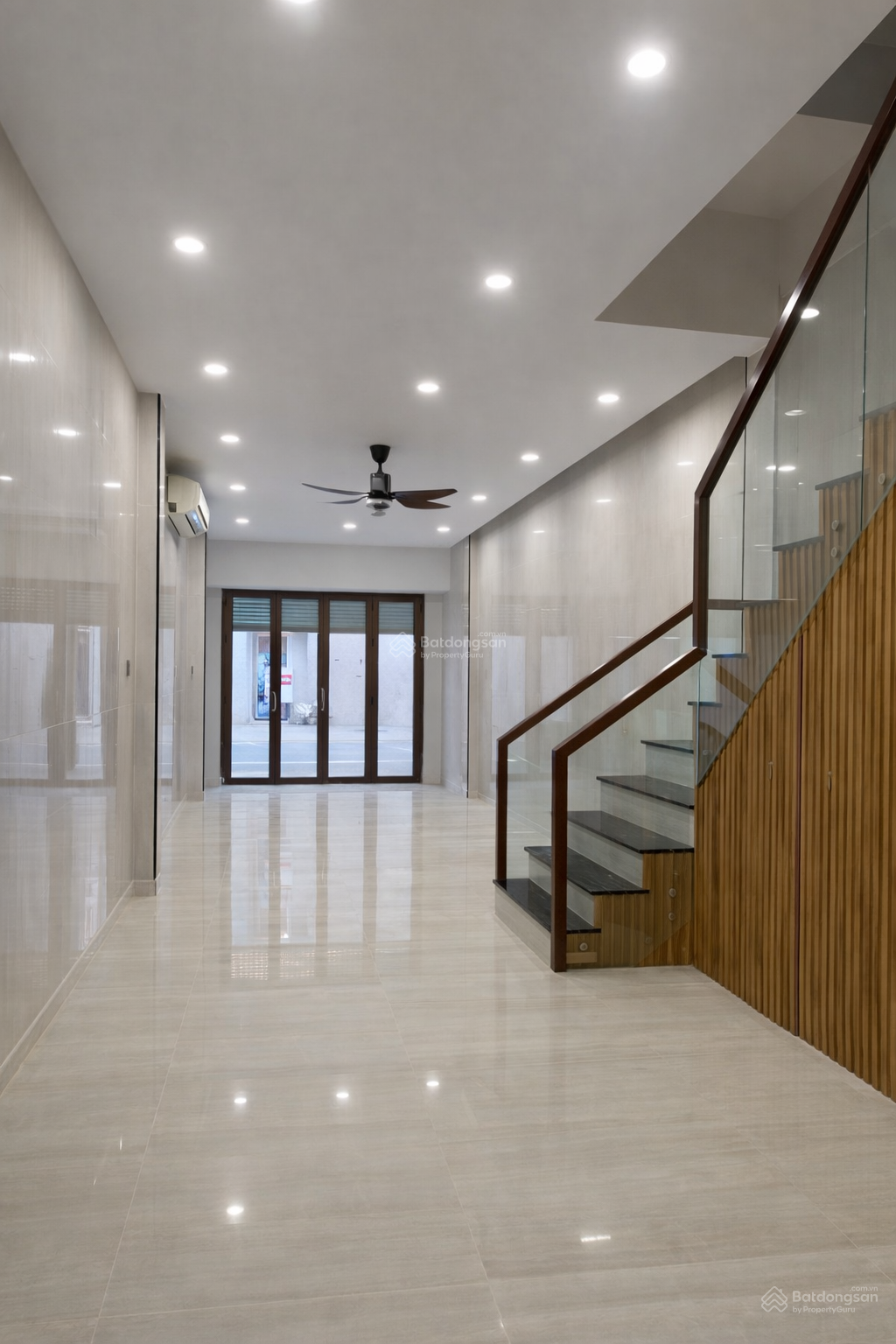 Bán nhà mặt tiền Thái Phiên + hẻm sau 2,5m - 4 tầng hiện đại tặng nội thất - chủ định cư Mỹ -17,5