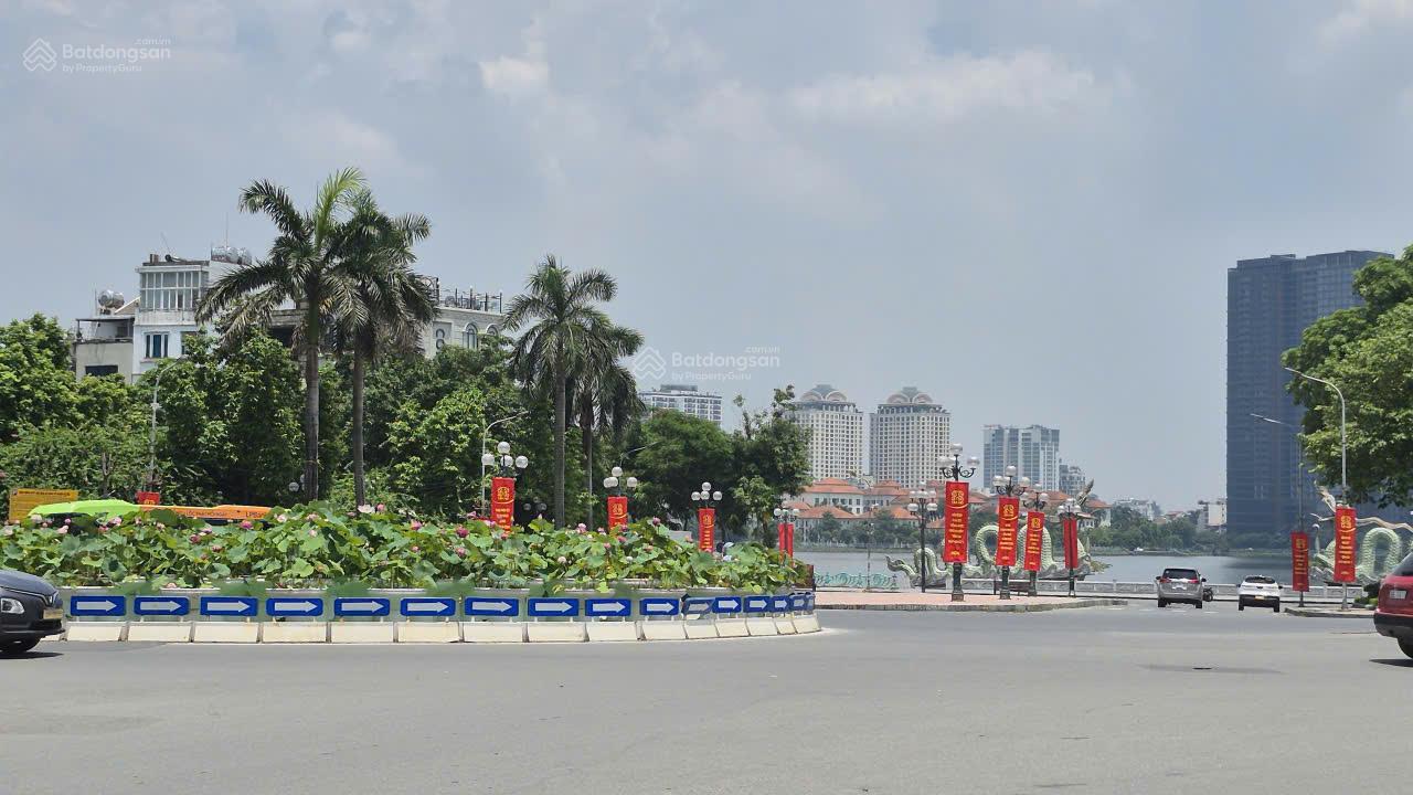 Trung tâm đường Lạc Long Quân, Tây Hồ. DT: 75m2, rộng: 5m. 15 tỷ - ô tô đỗ cửa - ở tốt, kinh doanh