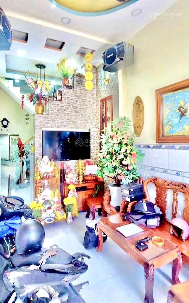 Nhà 4 tầng 96m2 - vừa ở vừa cho thuê - chỉ 6.3 tỷ - Hương Lộ 2, gần Tân Phú