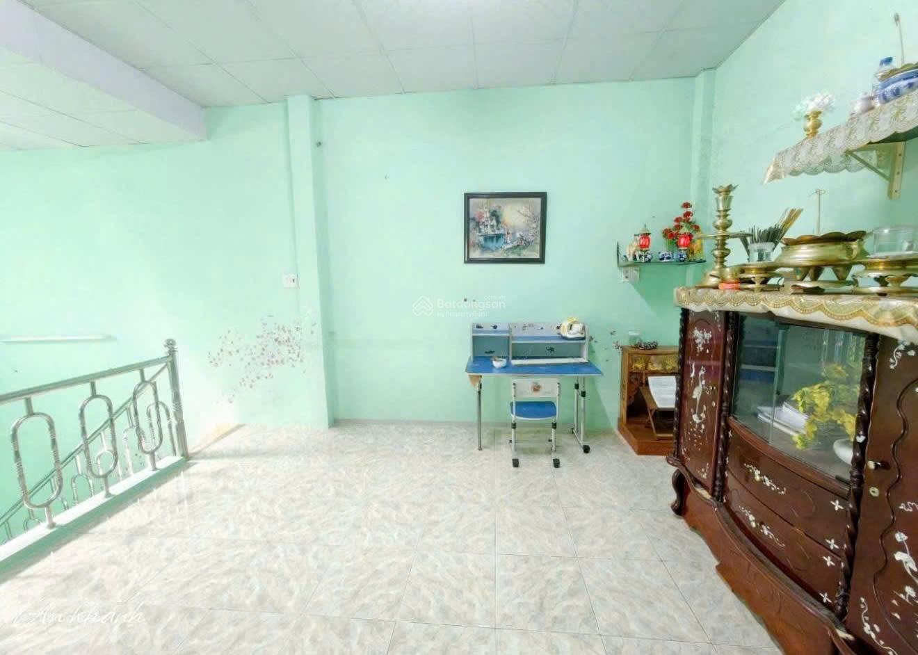 Nhà 1,5 tầng Nguyễn Khuyến hẻm xe ba gác, cách đường chính ô tô: 20m. Giá: 2,6 tỷ