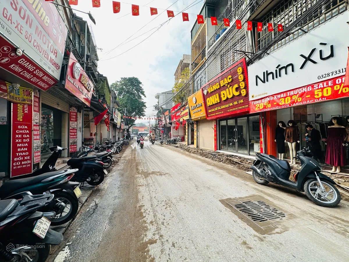 Bán Gấp MP Vĩnh Hưng - Hà Nội. 45m. C4. MT 3,5m. Giá 11,45 tỷ. Có TL. Sổ vuông đẹp.