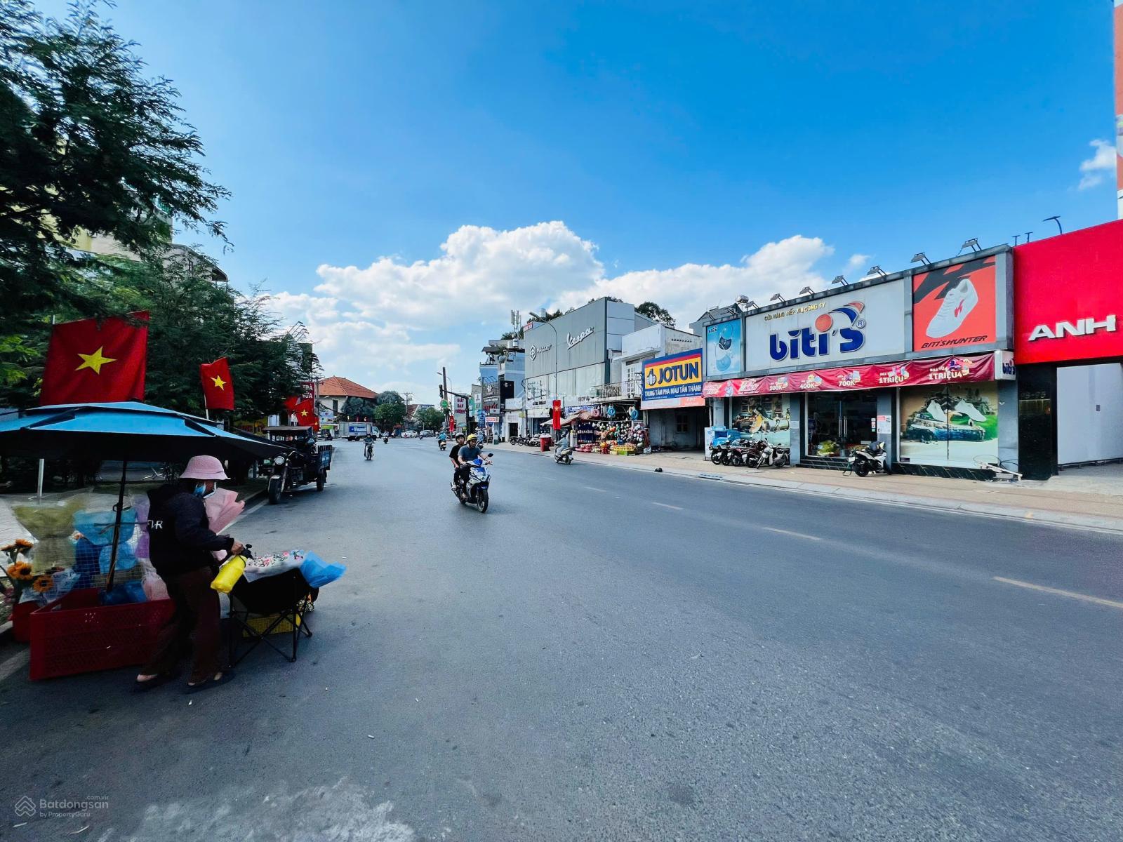 BÁN NHÀ 3 TẦNG MẶT TIỀN VÕ VĂN NGÂN THU NHẬP 400 TRIỆU/THÁNG, 443,8M2 (8X48) GIÁ 100 TỶ