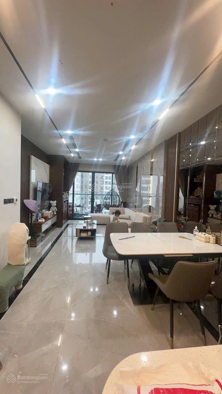 Giá tốt cần bán trước tết cán 104m2 toà BRG - Lê Văn Lương