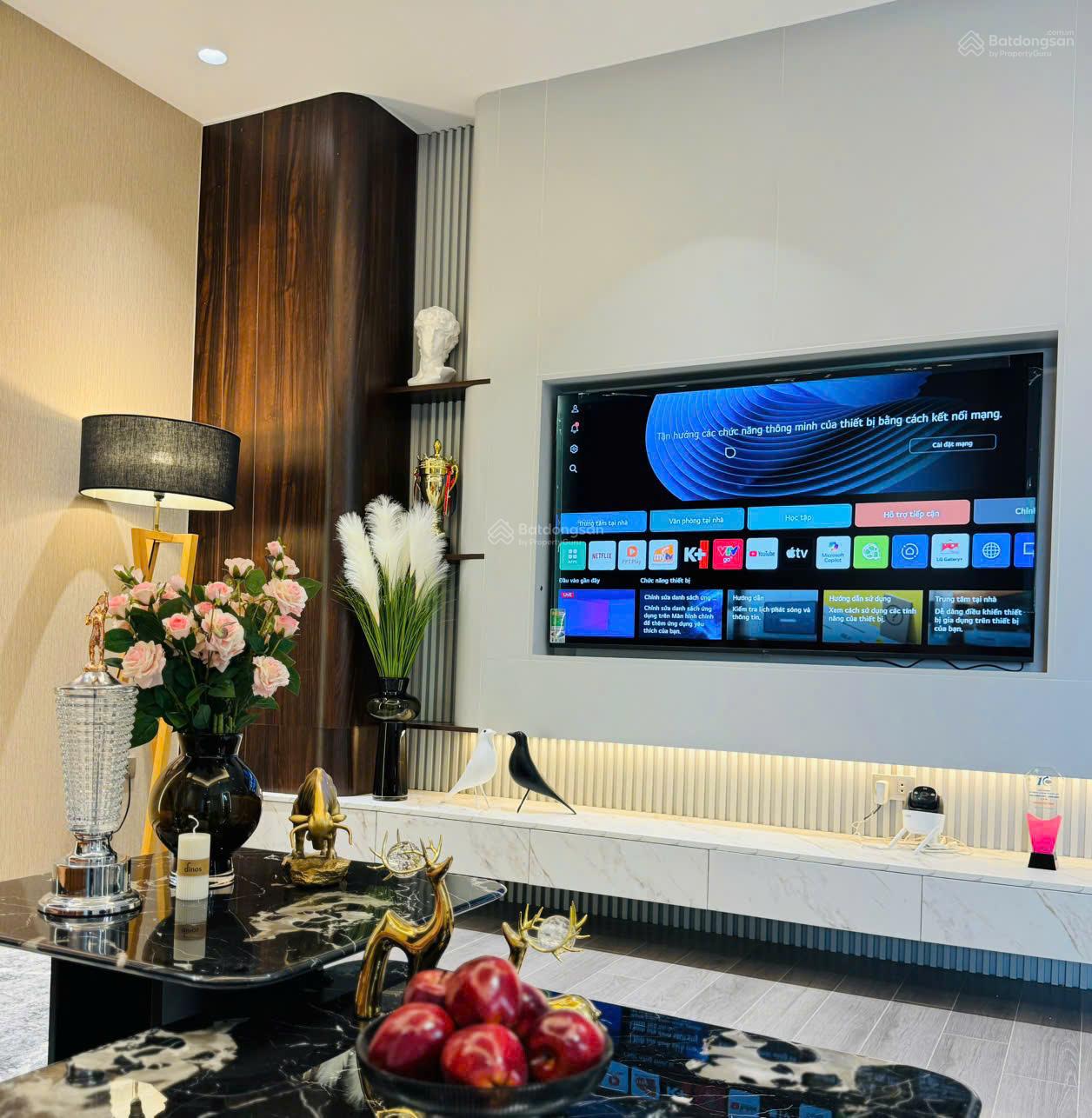 Cần cho thuê căn hộ 2pn2vs dự án GOLDEN PALACE 99 MỄ TRÌ GIÁ CHỈ 14TR FULL ĐỒ ĐẸP CẦN CHO THUÊ GẤP