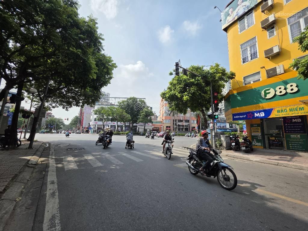 Nhà Đẹp về ở luôn truóc tết ngõ 4 mét, dt 80 mét, lop góc Nhà Đẹp về ở luôn truóc tết ngõ 4 mét, dt 80 mét, lop góc