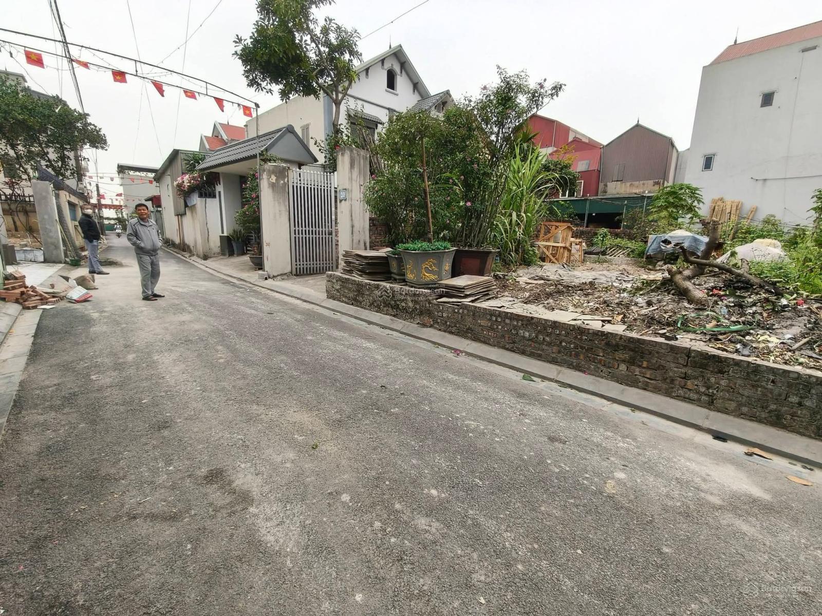 Ngay Bộ Công An, Thôn Đồng 48m2, mt5m, 5 tỷ, xe tải, Đông Anh.