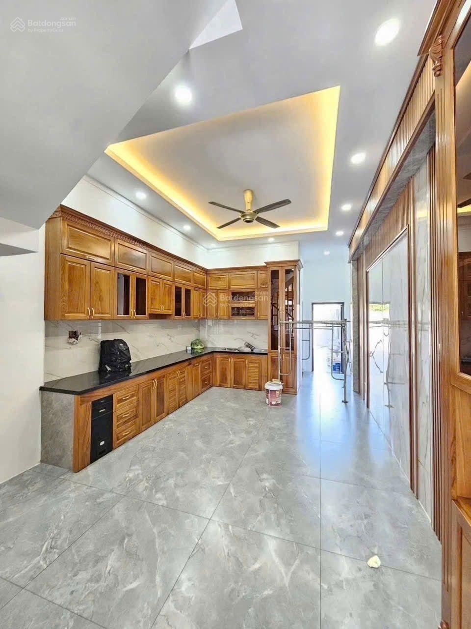 Bán nhà mặt tiền Đào Duy Từ, Đông Hoà , Dĩ An
Dt 120m2 có 60m tc . Còn lên thổ cư thêm được
Thiết k