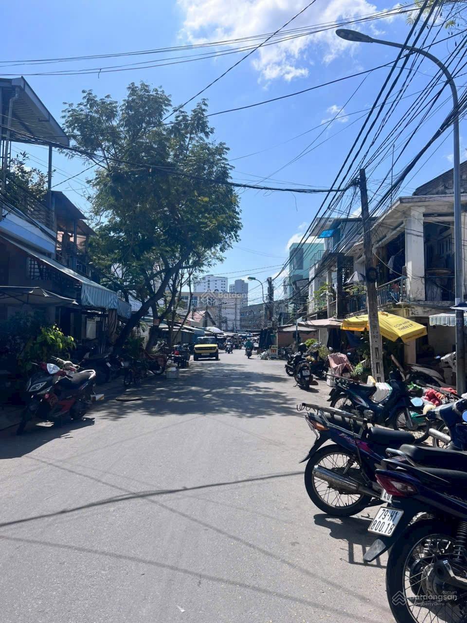 Bán nhà trung tâm Nha Trang đường Vạn Hoà Chợ Đầm Nha Trang cách biển 500m chỉ 9,3 tỷ kinh doanh