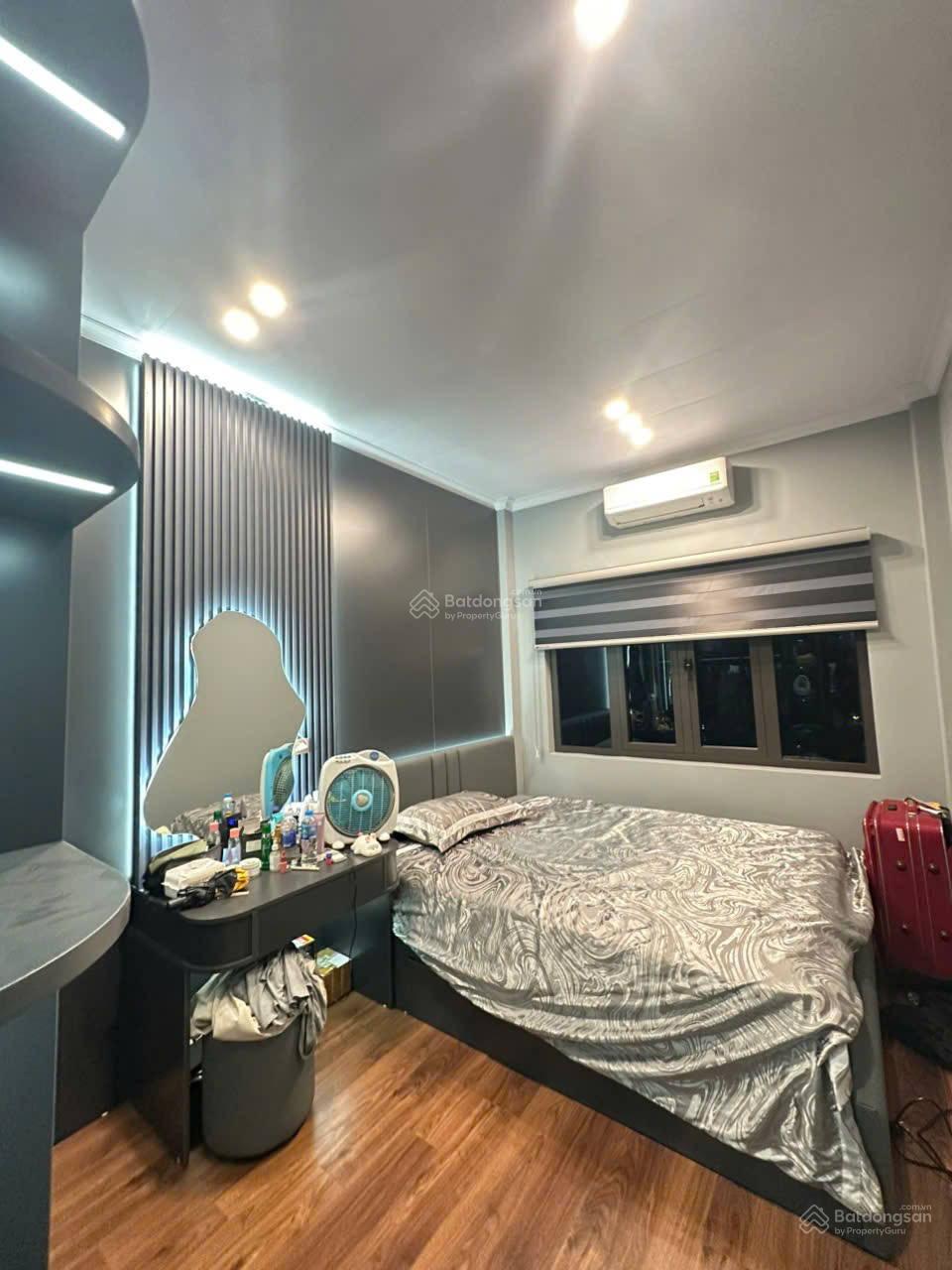 CẦU GIẤY ; NHÀ MẶT PHỐ KINH DOANH SIÊU ĐỈNH -DÂN XÂY CHẮC CHẮN- DT 45M X 5 TẦNG -NHỈNH 31 TỶ