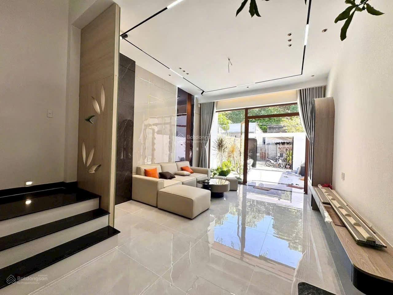 Bán nhà lầu siêu đẹp, đẳng cấp, 4,5mx25m, đường nhựa 6m thông chỉ 4tỷ380