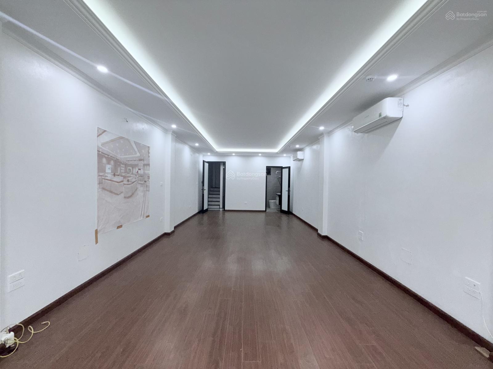 Cho thuê nhà Trần Quốc Hoàn, 65m2, 7 tầng, thang máy, thông sàn, VP, KD, Đào tạo, 50Tr