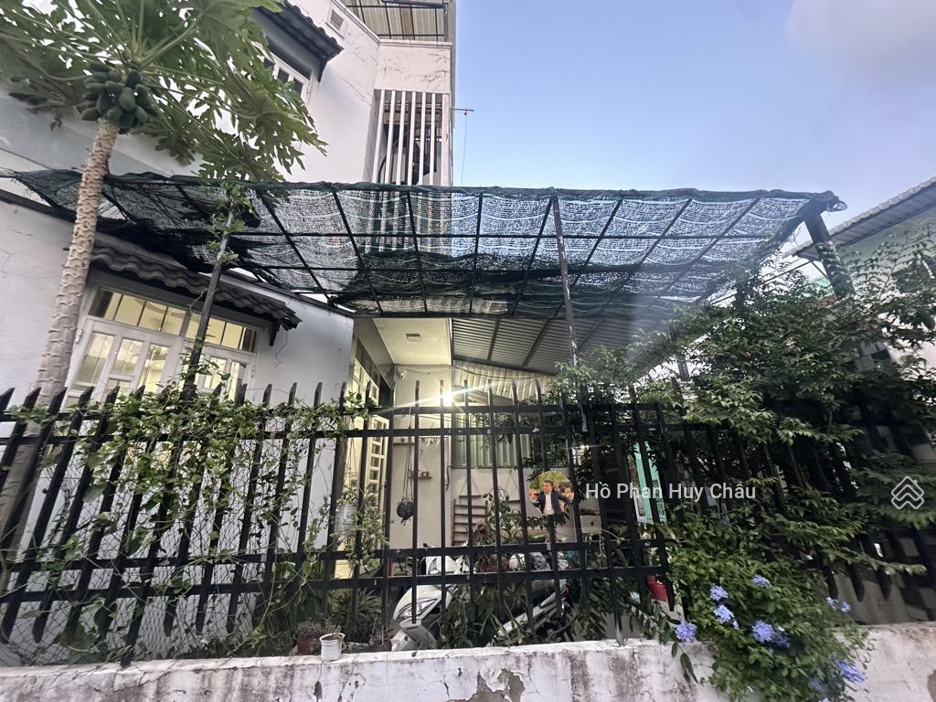 Nhà vườn góc 2 mặt tiền khu dân cư sầm uất - chỉ 4 tỷ 1 Nhà vườn góc 2 mặt tiền khu dân cư sầm uất - chỉ 4 tỷ 1