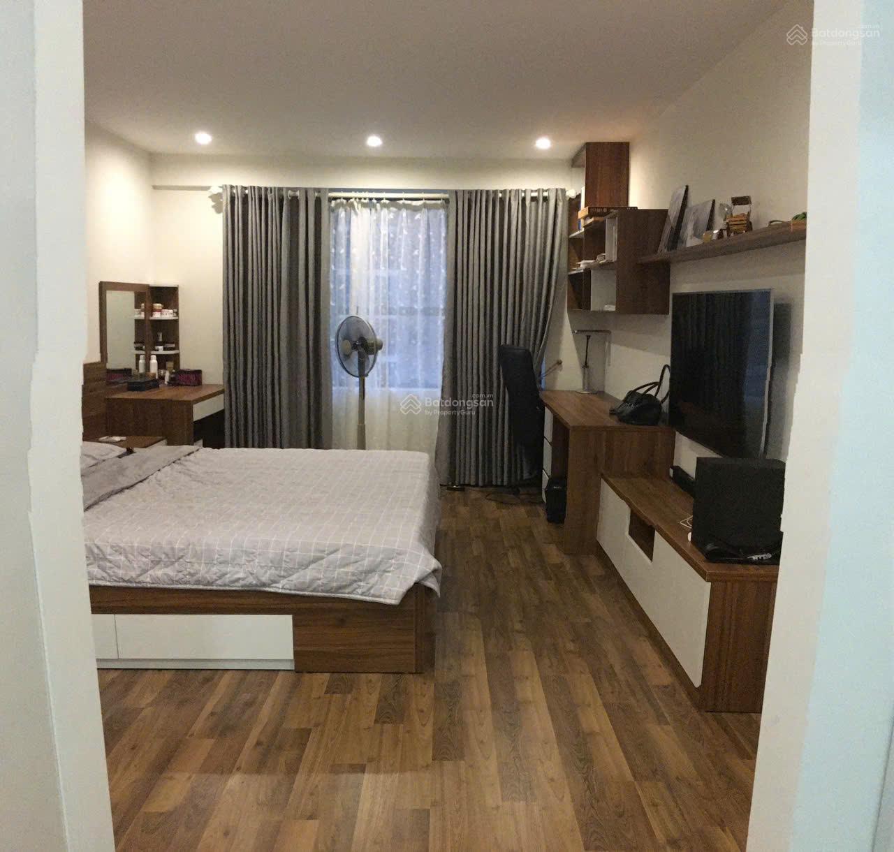 Bán căn hộ 3 phòng ngủ, 2 vệ sinh, 75m2 giá 5.75 tỷ, full nội thất đẹp ở ngay, 987 Tam Trinh