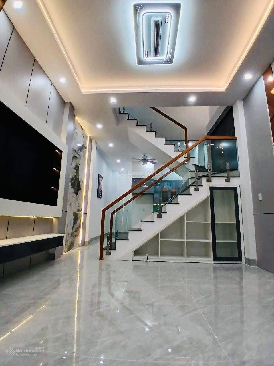 Bán nhà lầu mới Phú Lợi - HCM, 62m2, 3.45tỷ tl. Nội thất sang xịn như hình, đường oto thông.